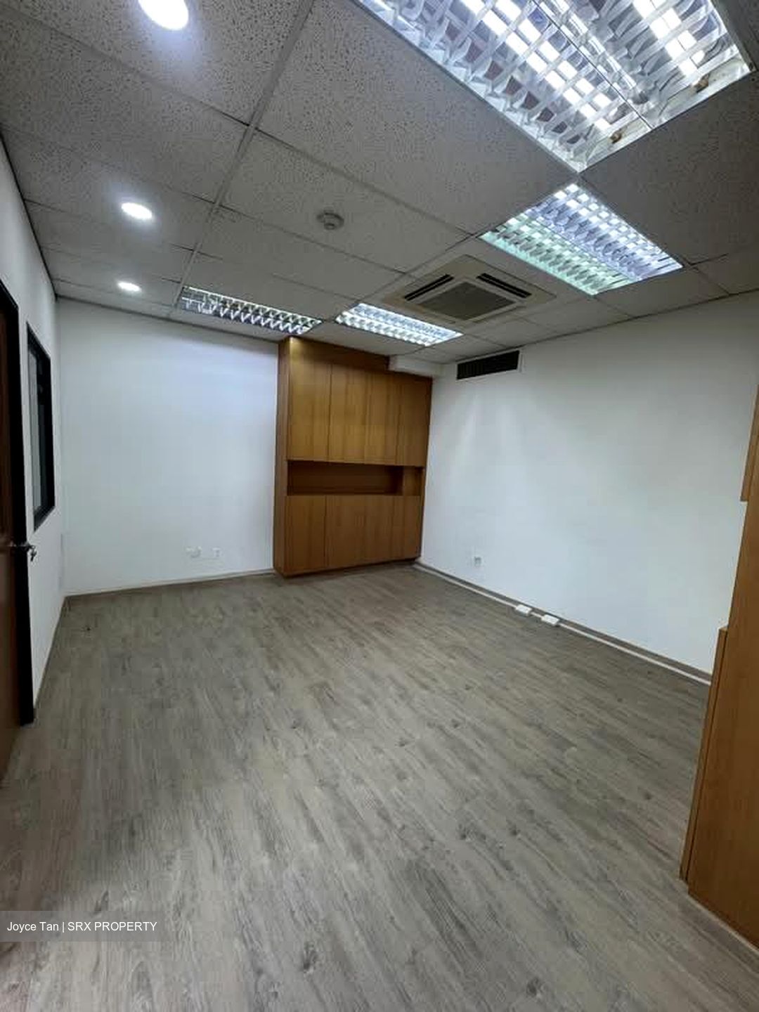 Manhattan House (D3), Office #575918071